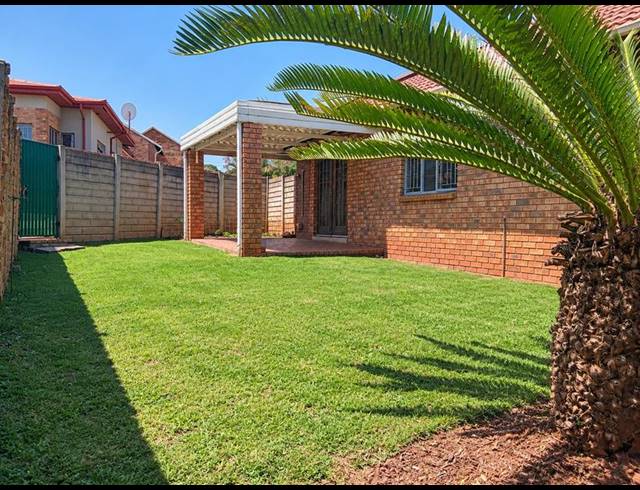 3 BEDROOM TOWNHOUSE FOR SALE IN DIE HOEWES